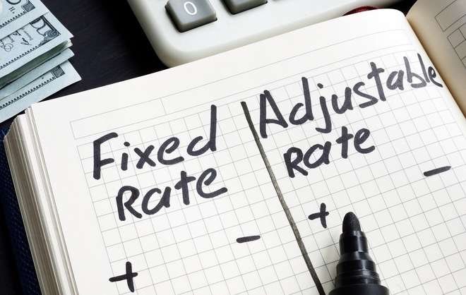 Comparison of fixed rate vs. adjustable rate mortgages