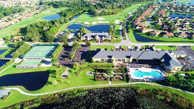 A serene view of Lake Ashton, one of the top lakeland fl 55 plus communities for retirees.