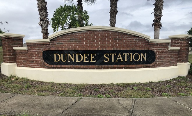 Dundee Station Community Sign