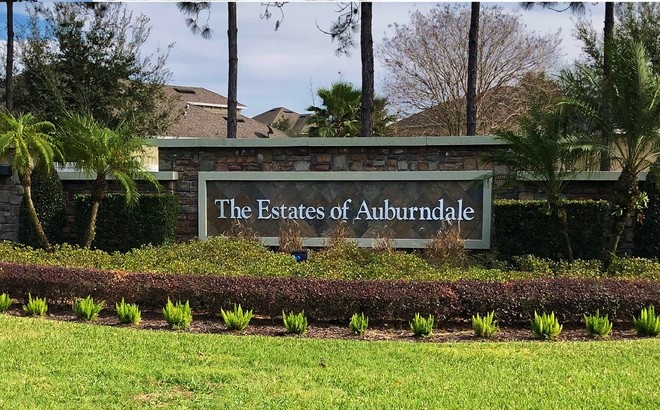 The Estates of Auburndale Community Sign