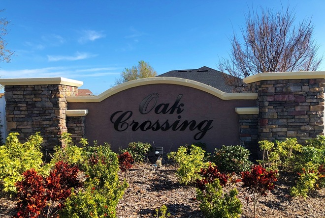 Oak Crossing Community Sign
